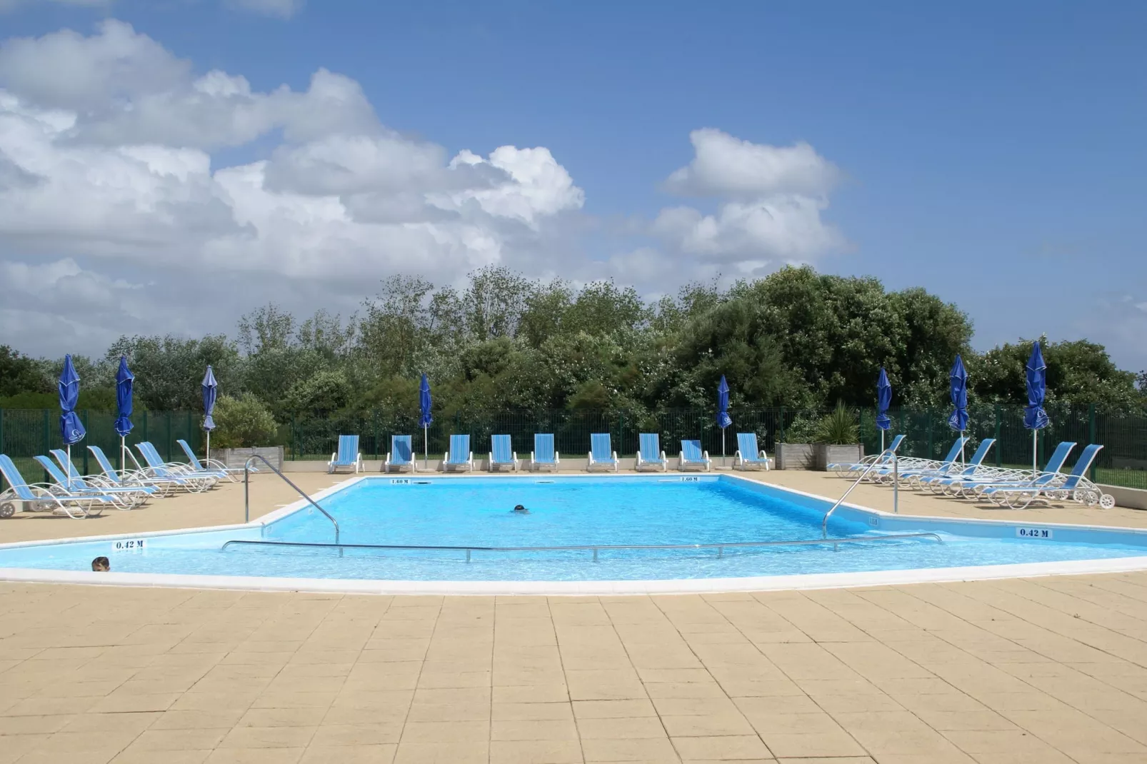 TALMONT-ST HILAIRE-Schwimmbad