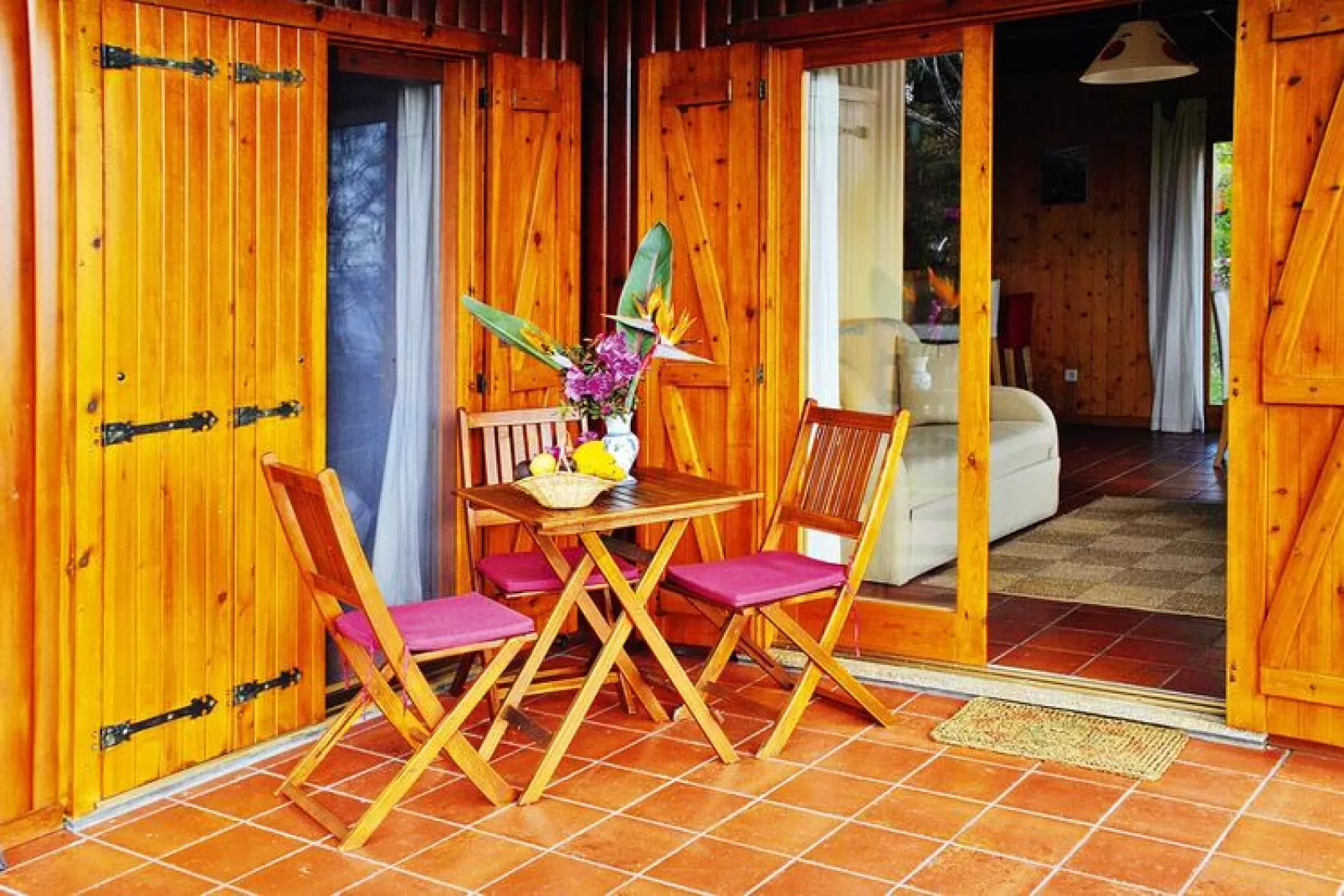 Holiday homes Quinta dos Curubás Vila Franca do Campo // Bungalow T1-Dining room