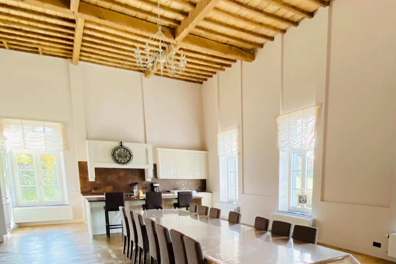 La Demeure du Baron-Dining room