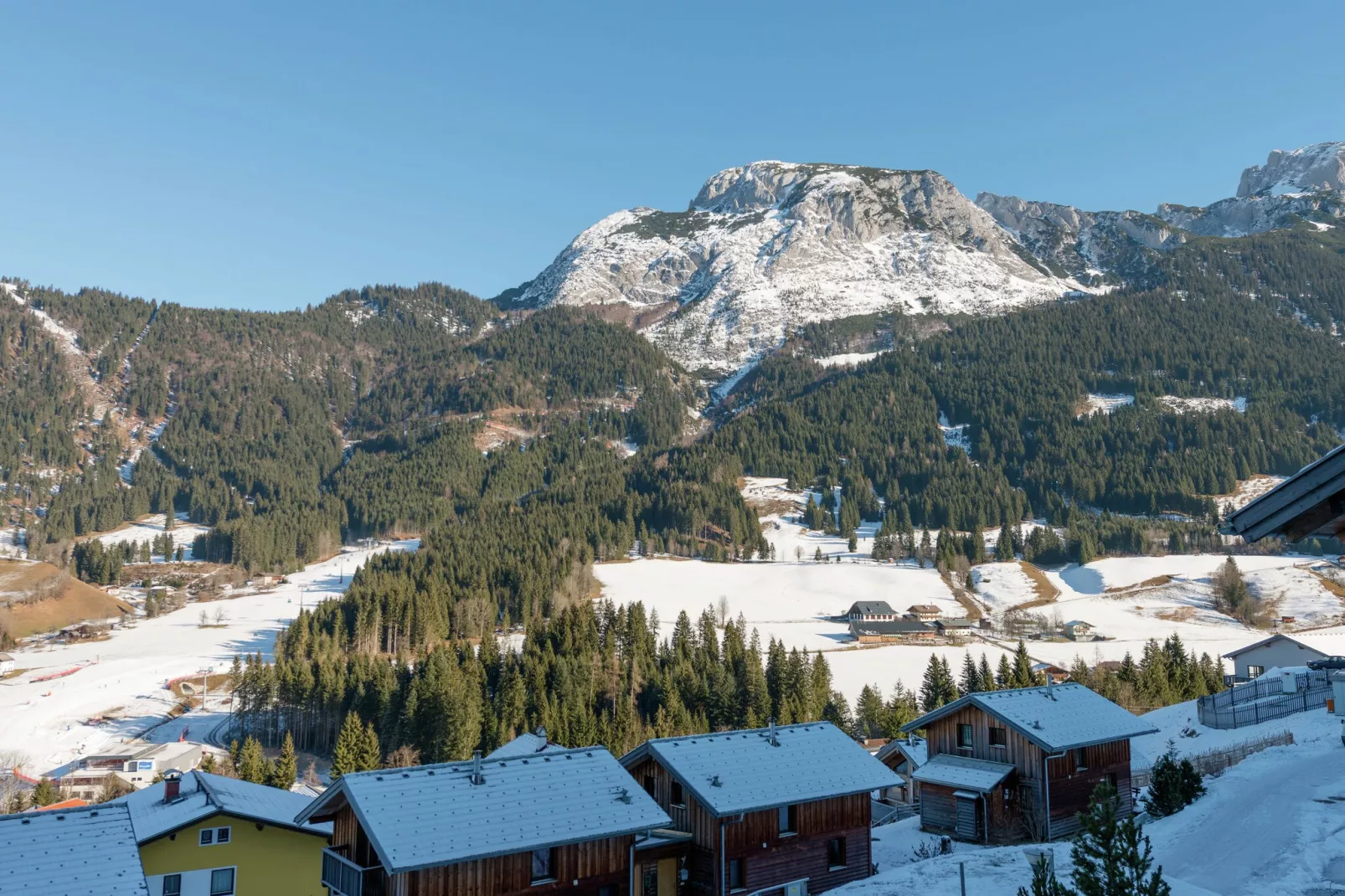 Alpendorf Dachstein West 3-View winter
