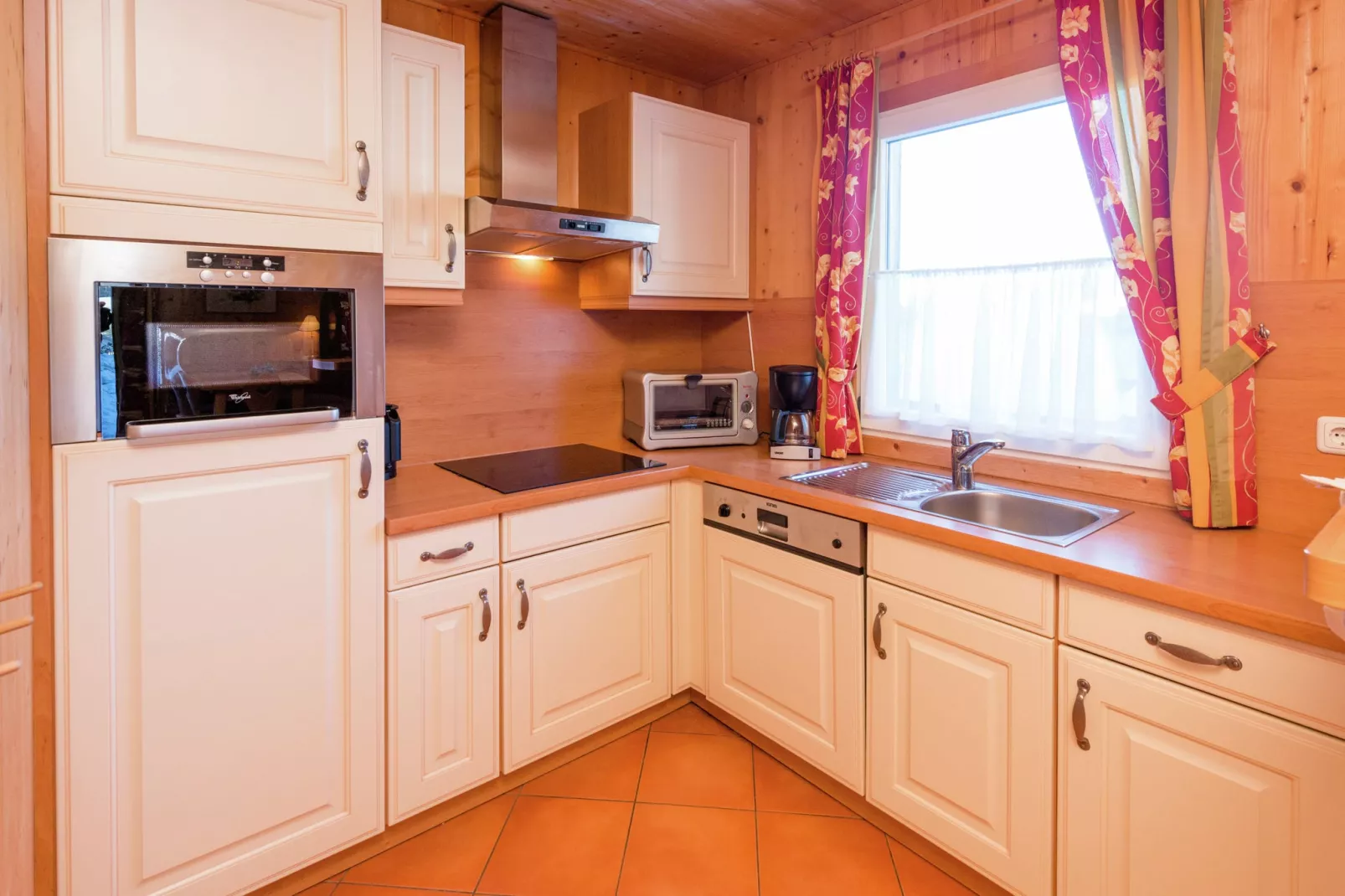 Alpendorf Dachstein West 3-Kitchen