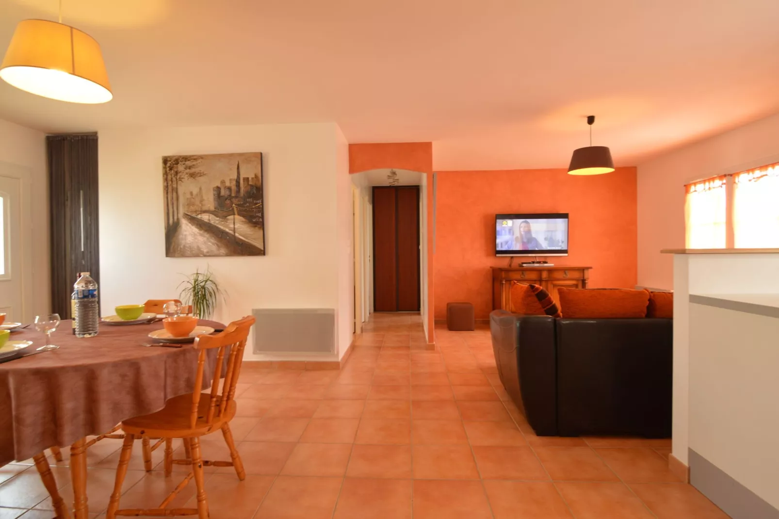 Maison vacances chaleureuse proche de la plage-Living room