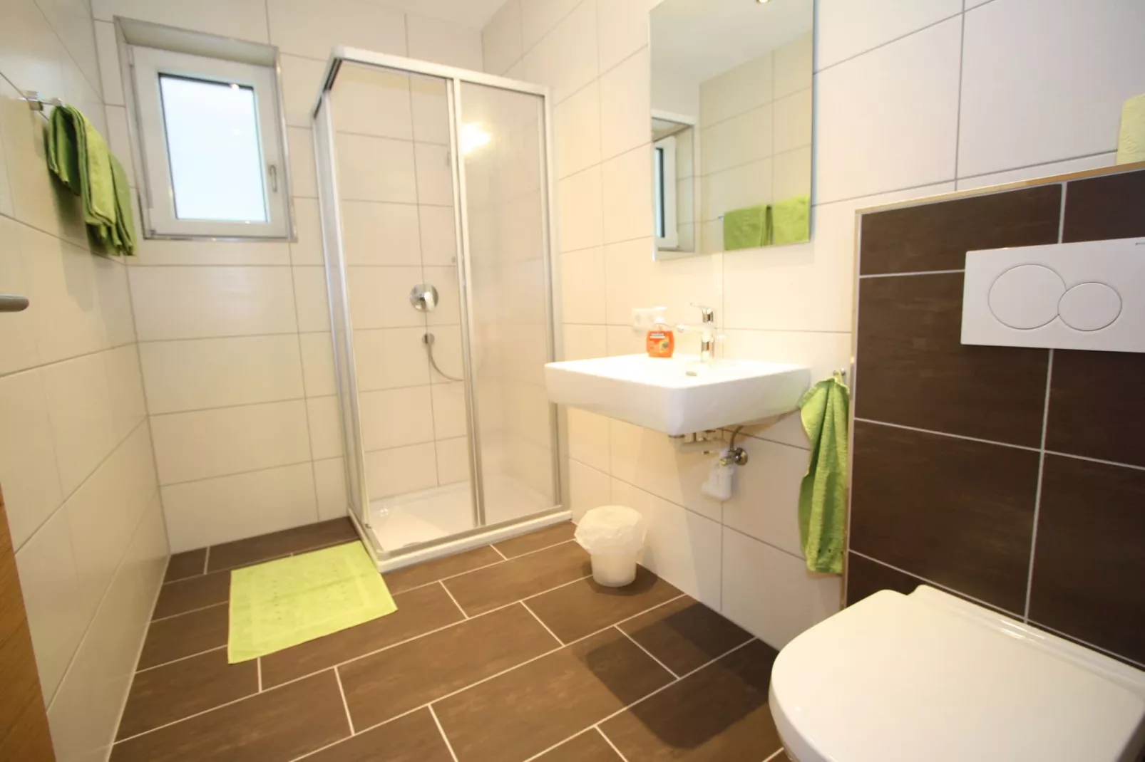 Annas Bergapartment-Badezimmer