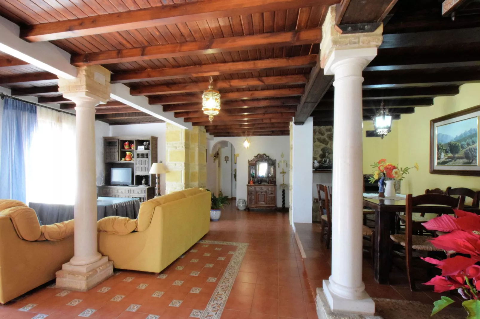 Carmela-Living room