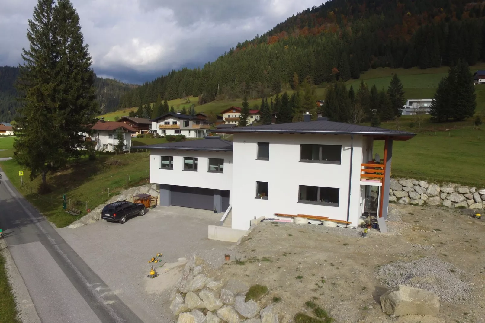 Annas Bergapartment-Außenbereich Sommer