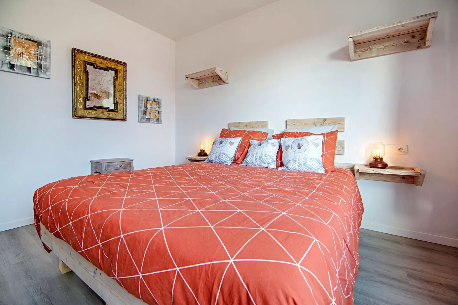 La Valse des Mésanges-Bedroom