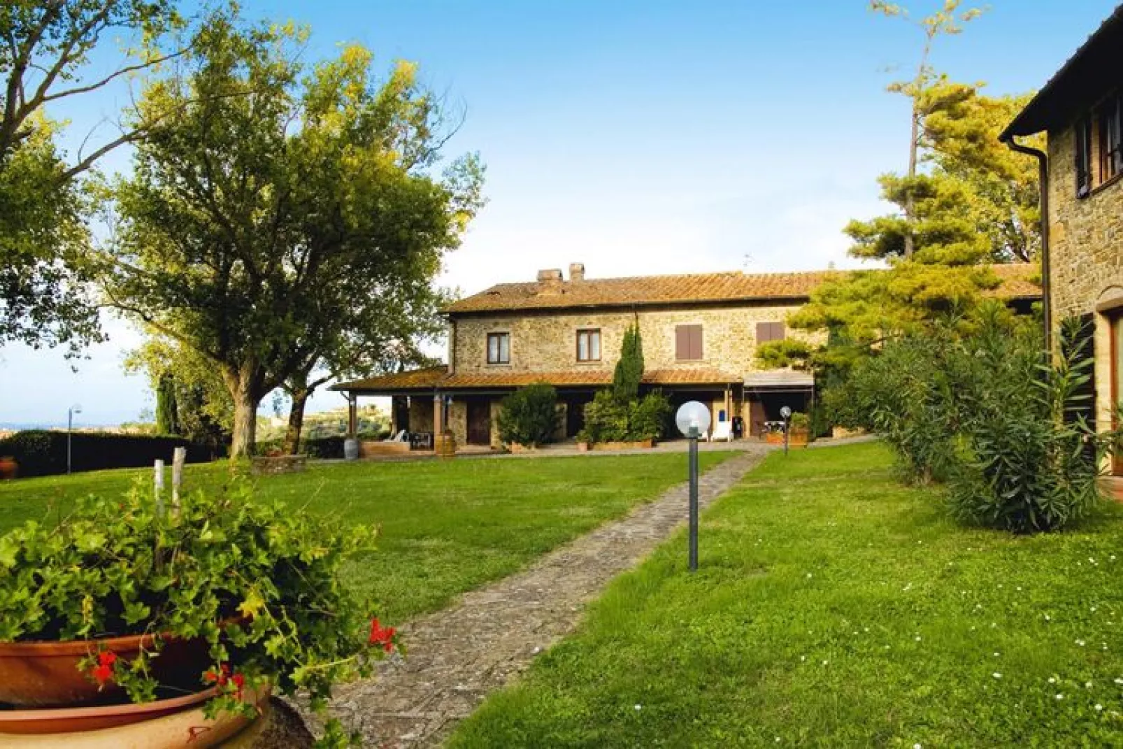 Agri-tourism La Scopa, Montaione-Picchio, Usignolo-Exterior summer