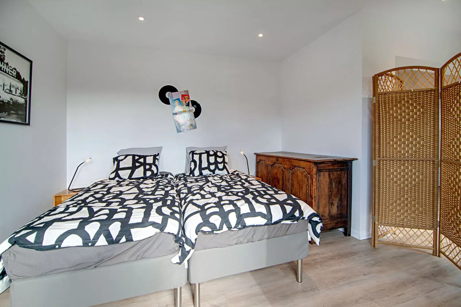 La Valse des Mésanges-Bedroom