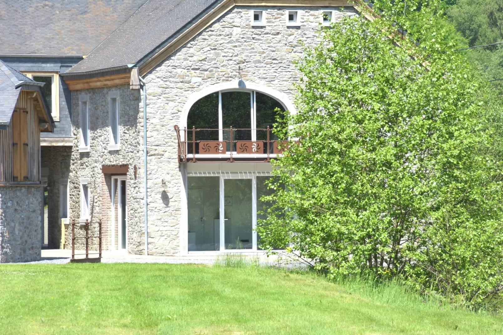 Le Moulin de Vencimont-Exterior summer