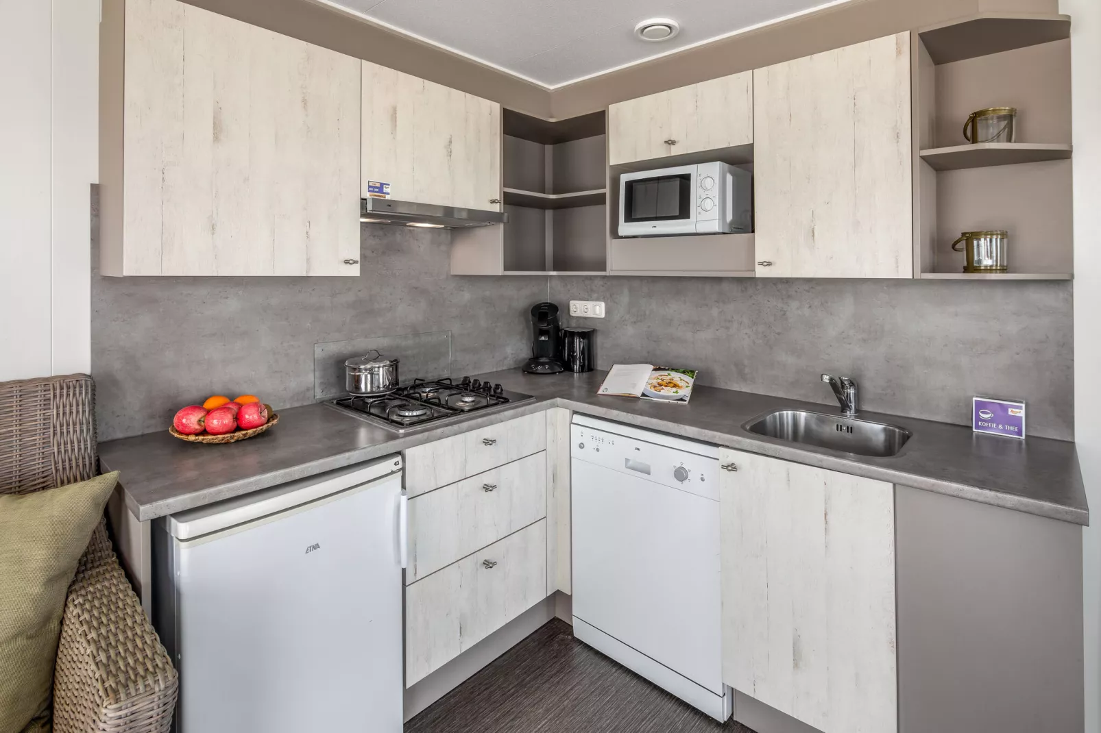Vakantiepark Beach Resort 24-Kitchen