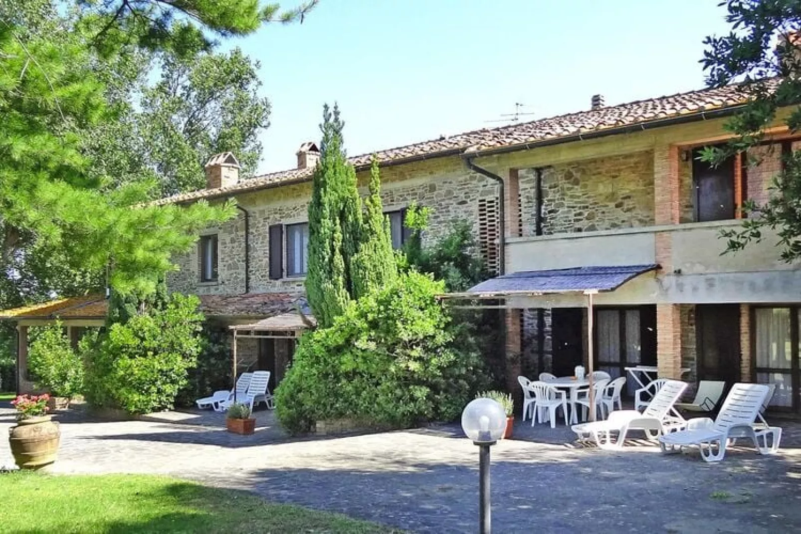 Agri-tourism La Scopa, Montaione-Rondine, Cardellino, Allodola-Exterior summer