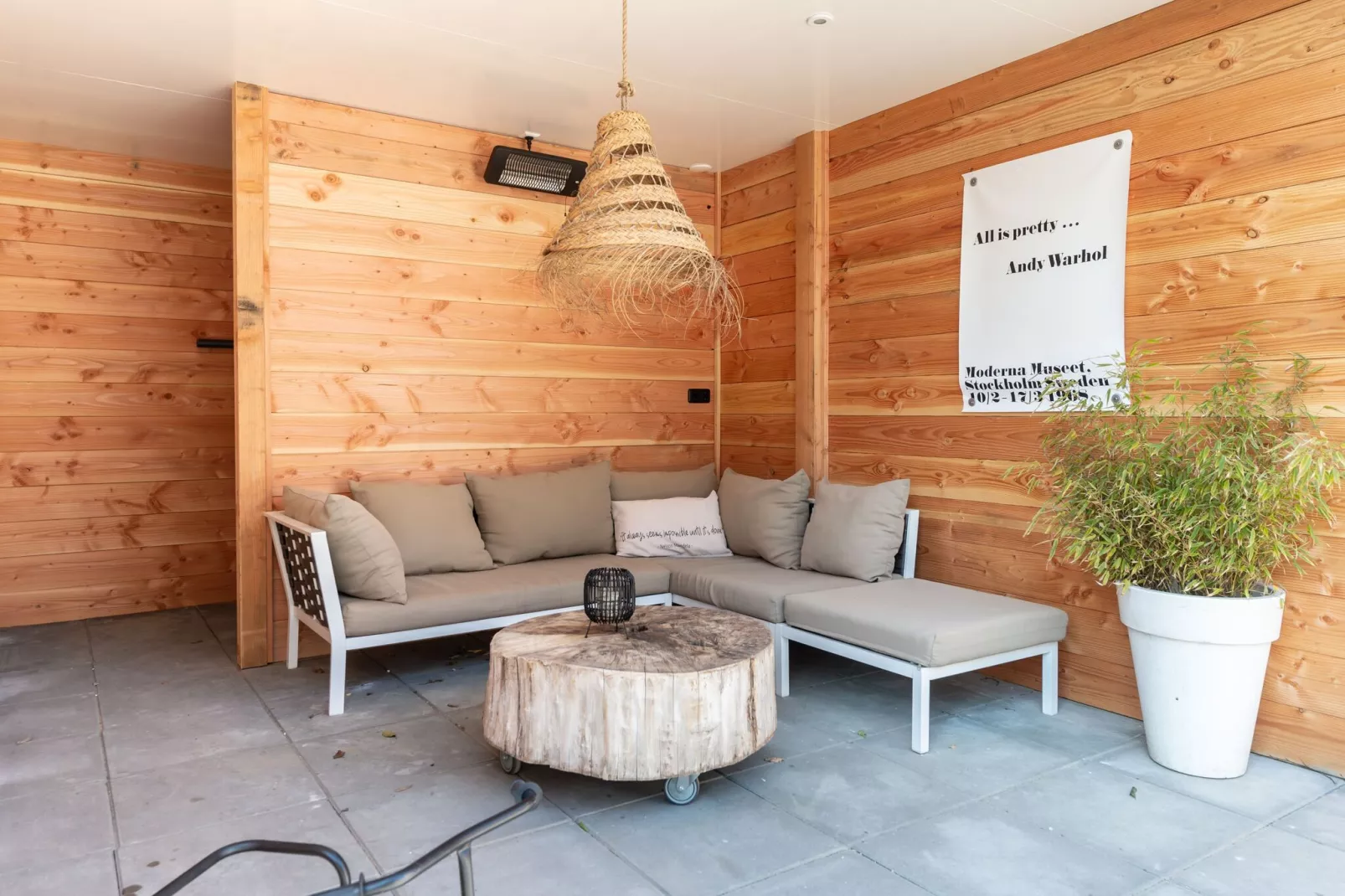 Slow living Guest House Oostkapelle-Gärten Sommer