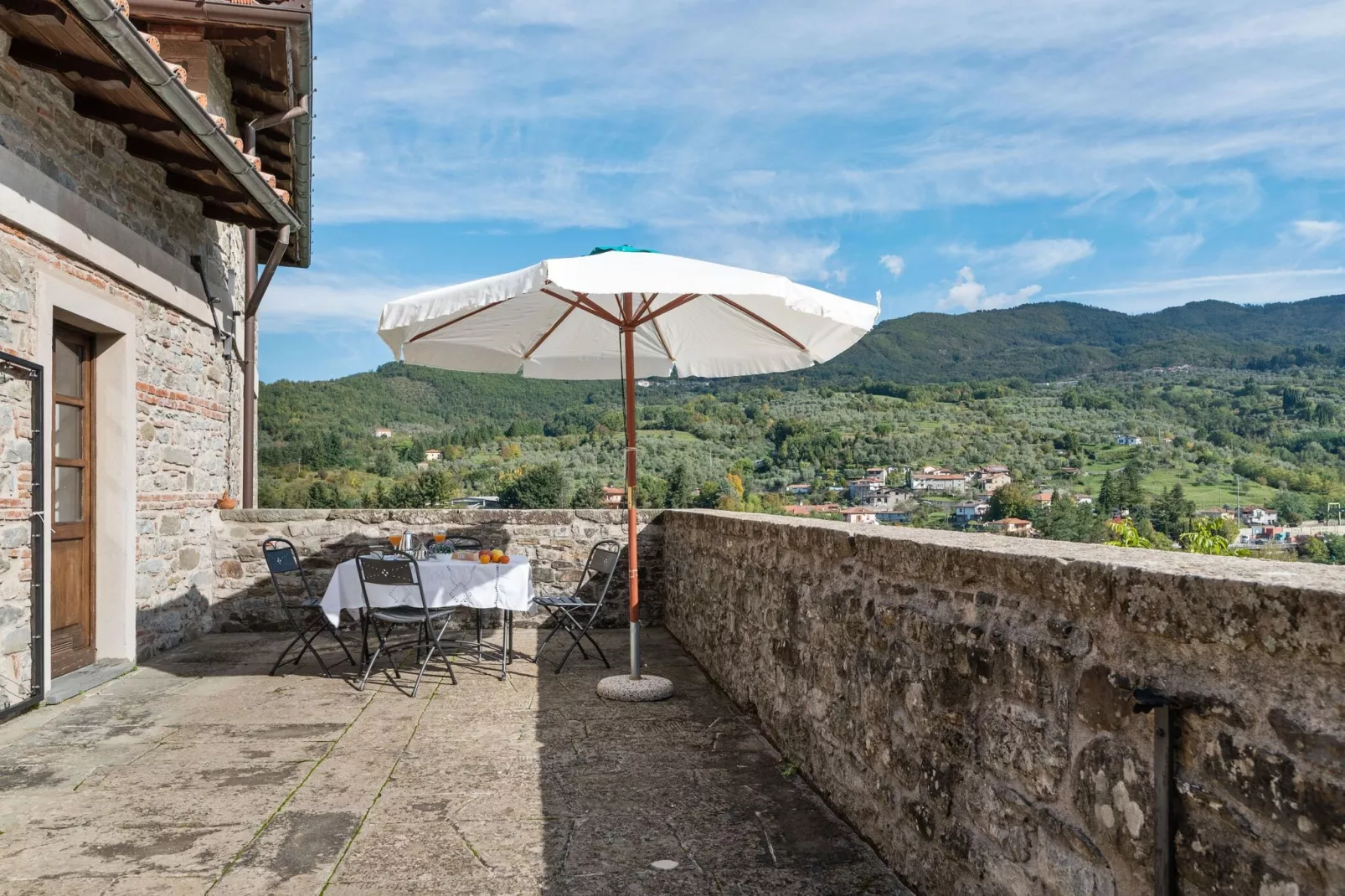 Castello di Argigliano 4-Terrace balcony