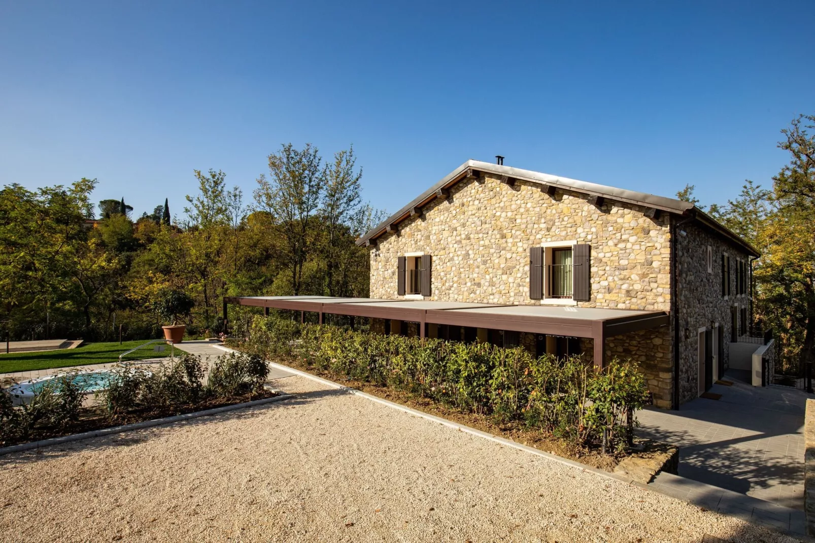 Rio Rosso-Exterior summer