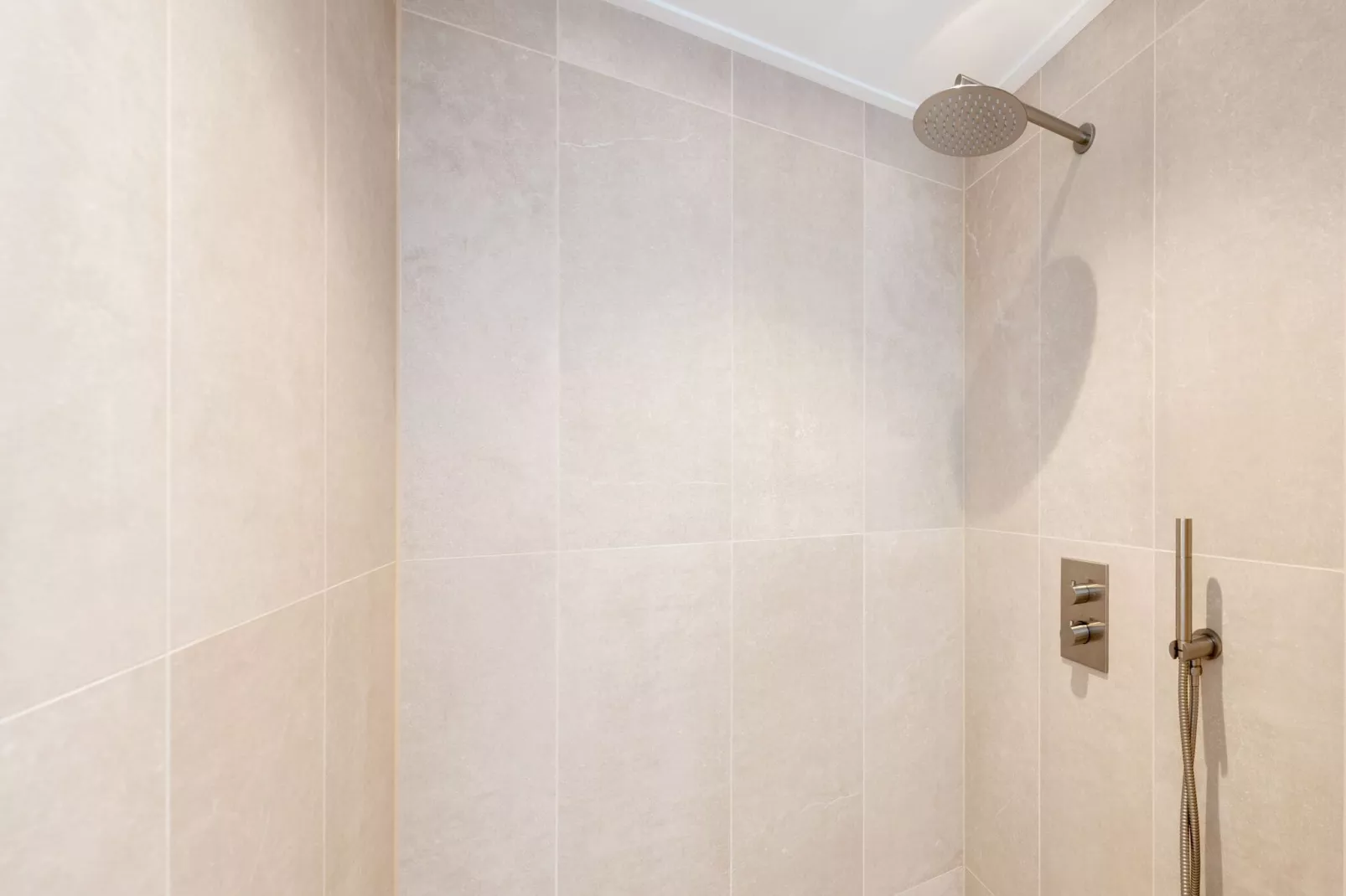 Slow living Suite 1 Oostkapelle-Bathroom
