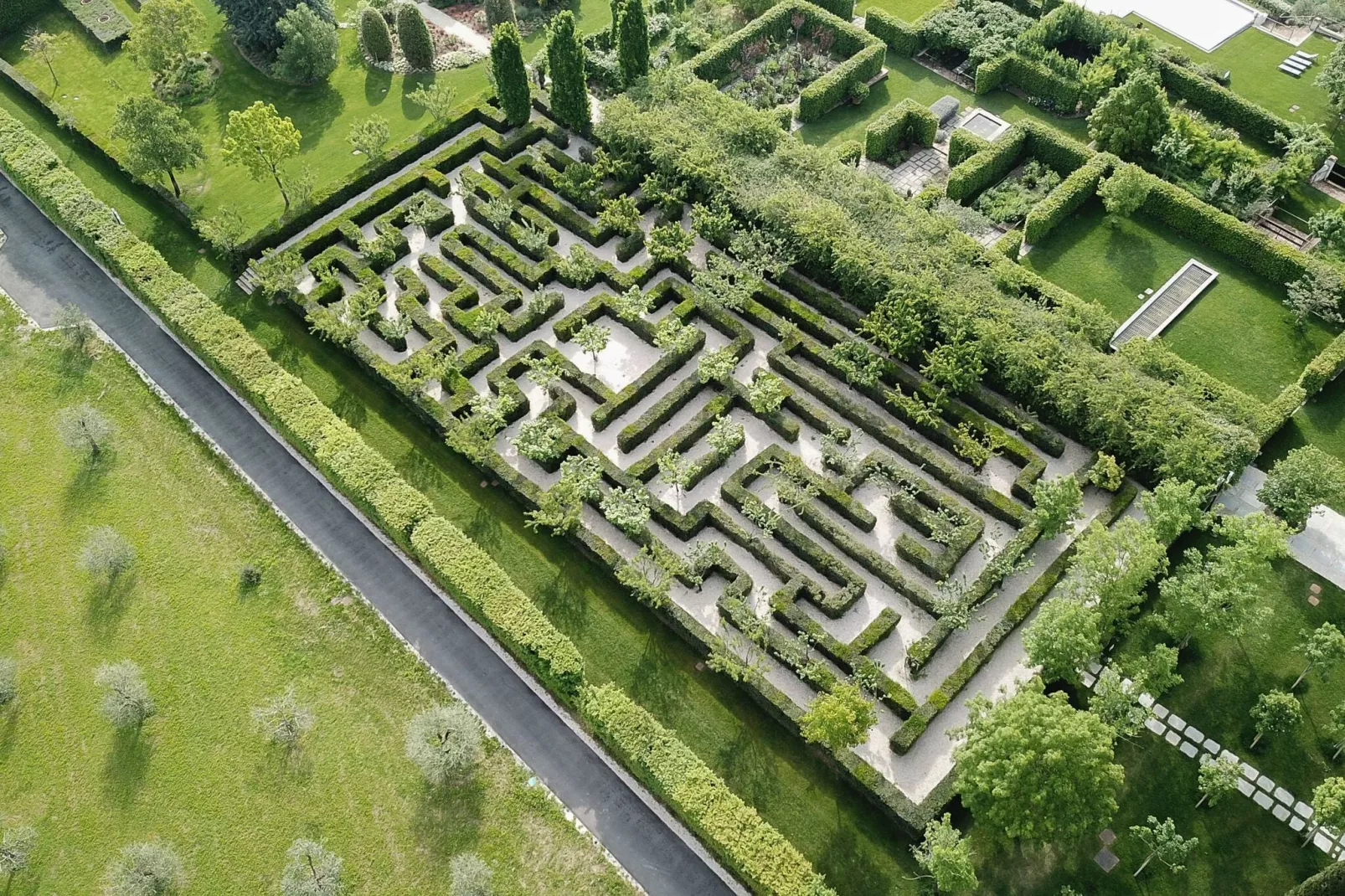 Rio Rosso-Gardens summer