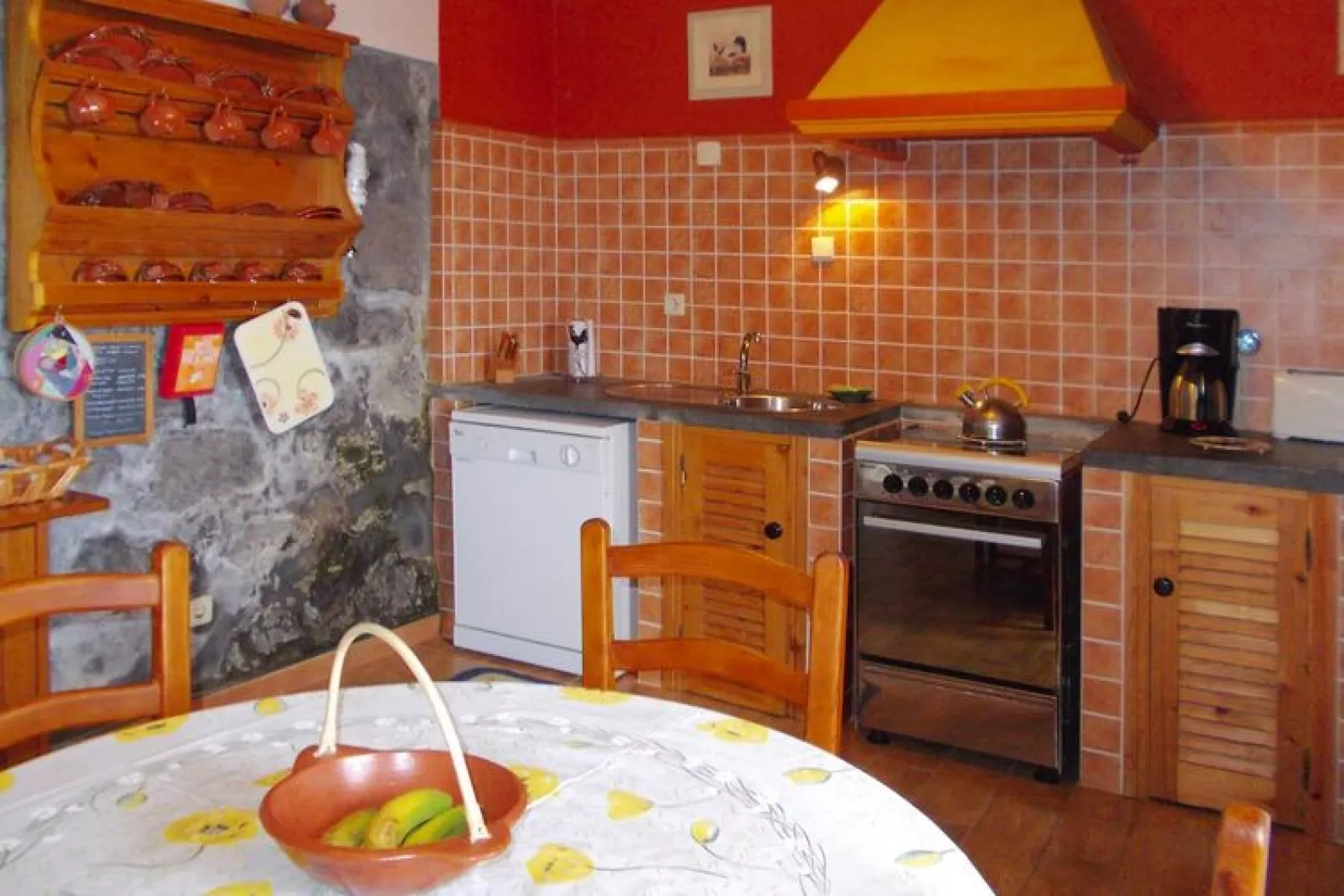 Ferienhäuser Adegas do Pico in Prainha // Adega T2 / 70-90m2 / vineyard or countryside-Kitchen