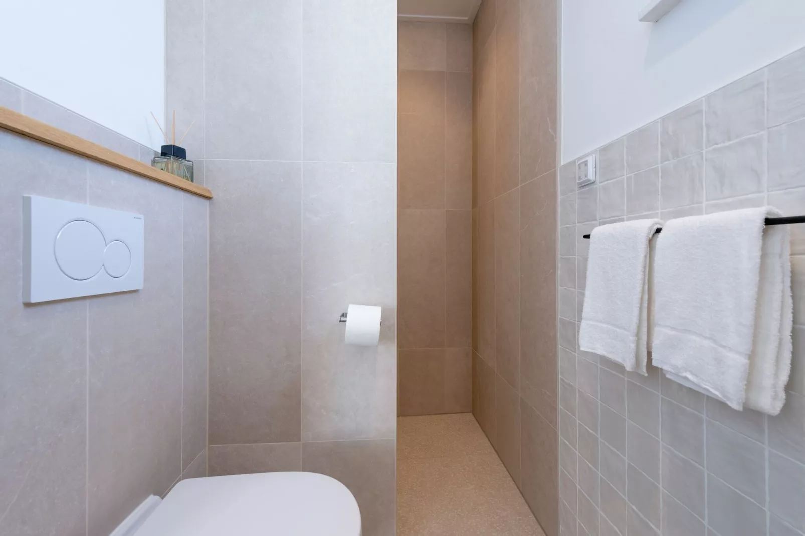Slow living Suite 2 Oostkapelle-Badezimmer