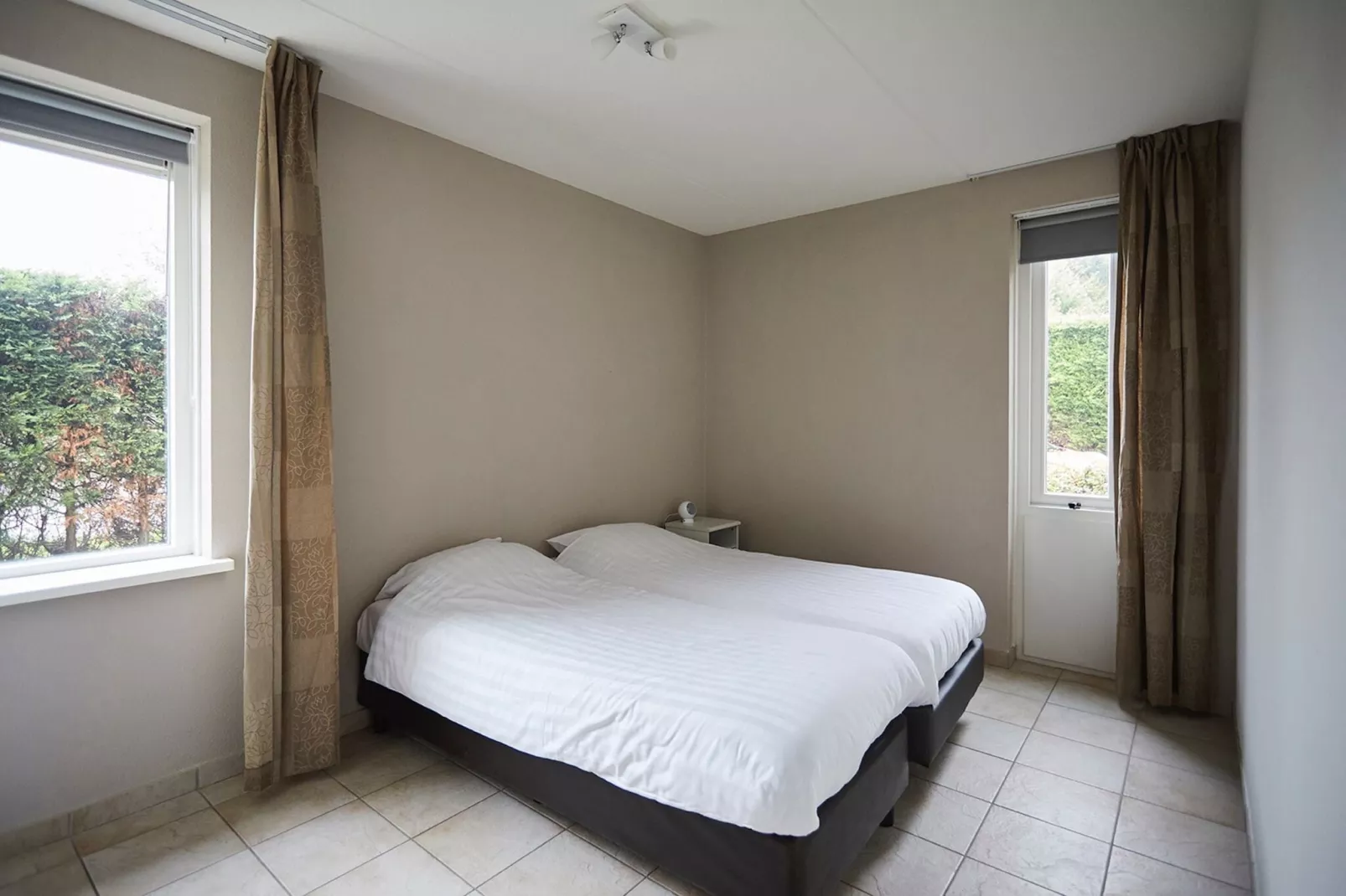 Vakantiepark Hof van Zeeland  8-Bedroom