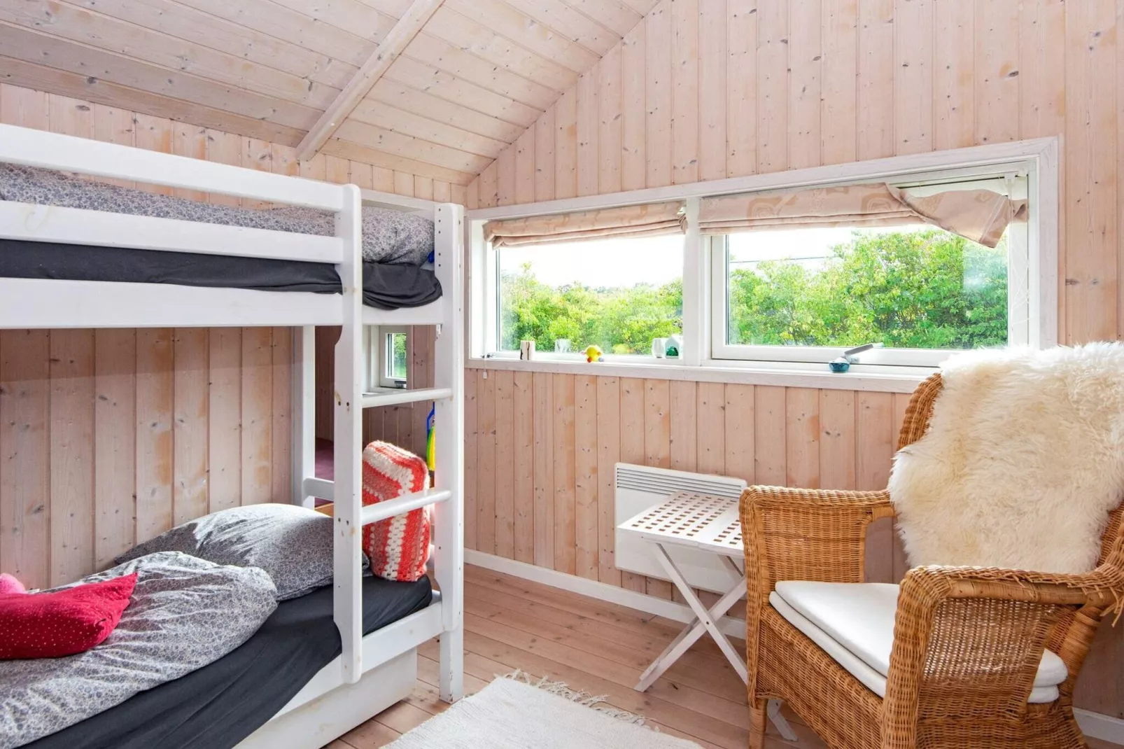 Comfortable Cottage with Large Grounds - By Traum Ferienwohnungen-Indoor