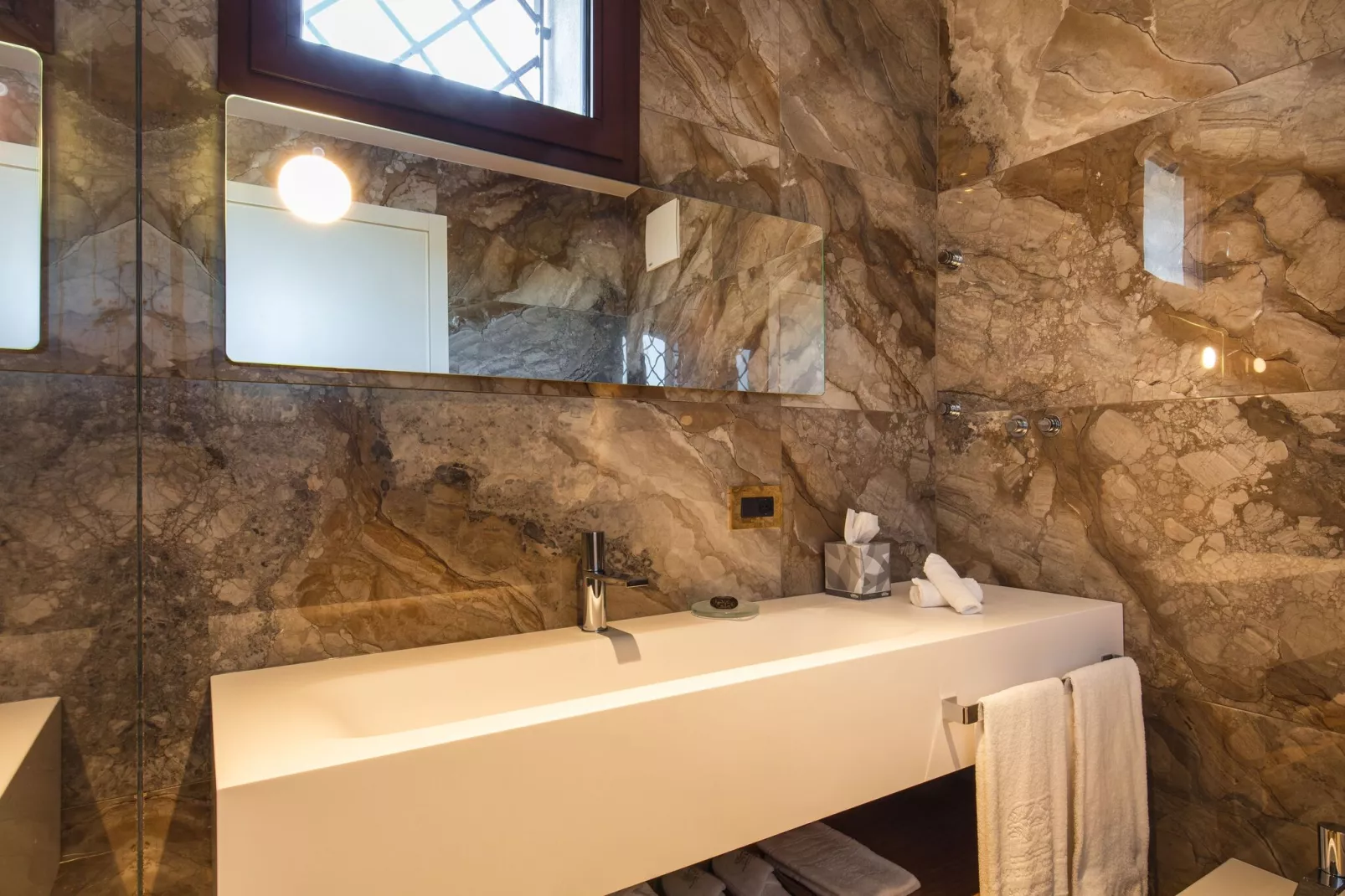 Tamburina-Bathroom