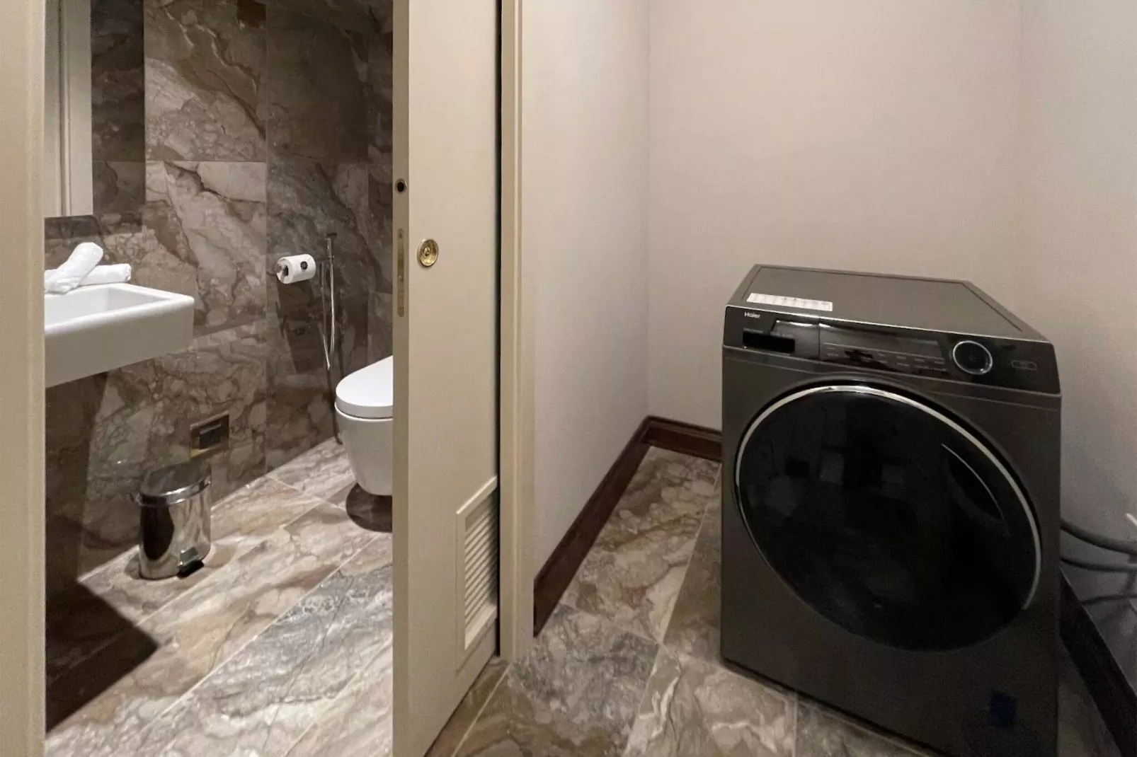Tamburina-Bathroom