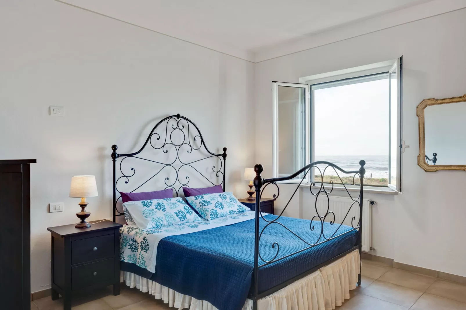 La Scogliera-Bedroom