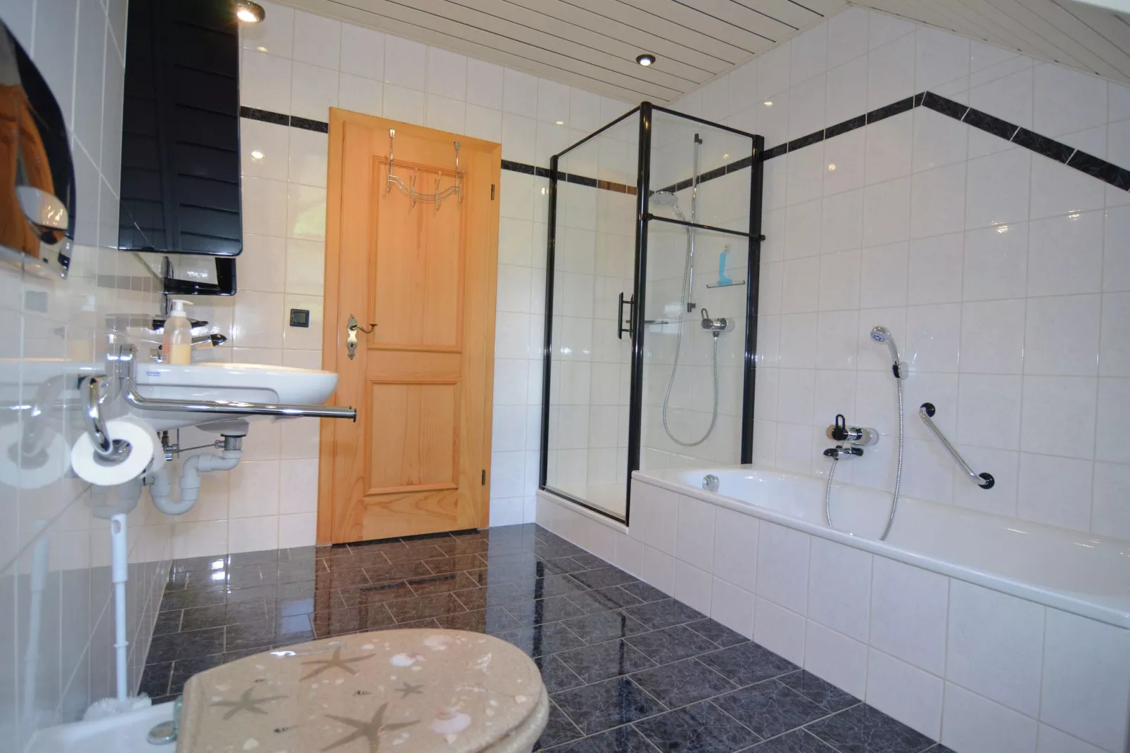 Im Altmühltal-Bathroom
