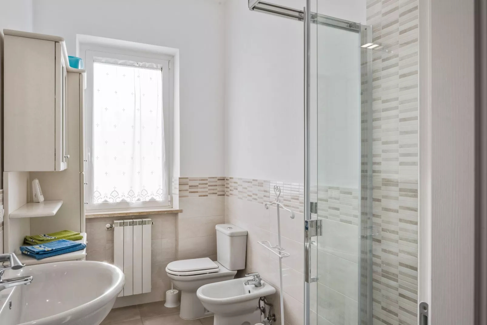 La Scogliera-Bathroom