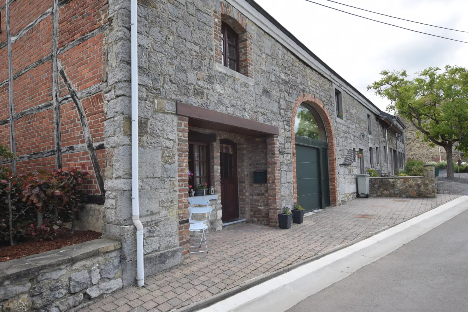 La Grange-Exterior summer