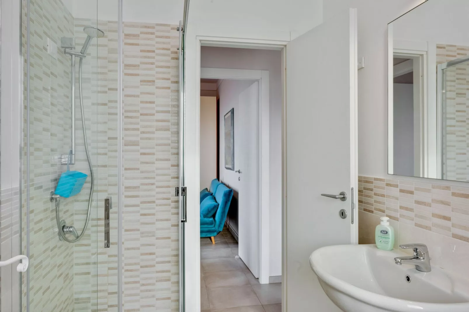La Scogliera-Bathroom