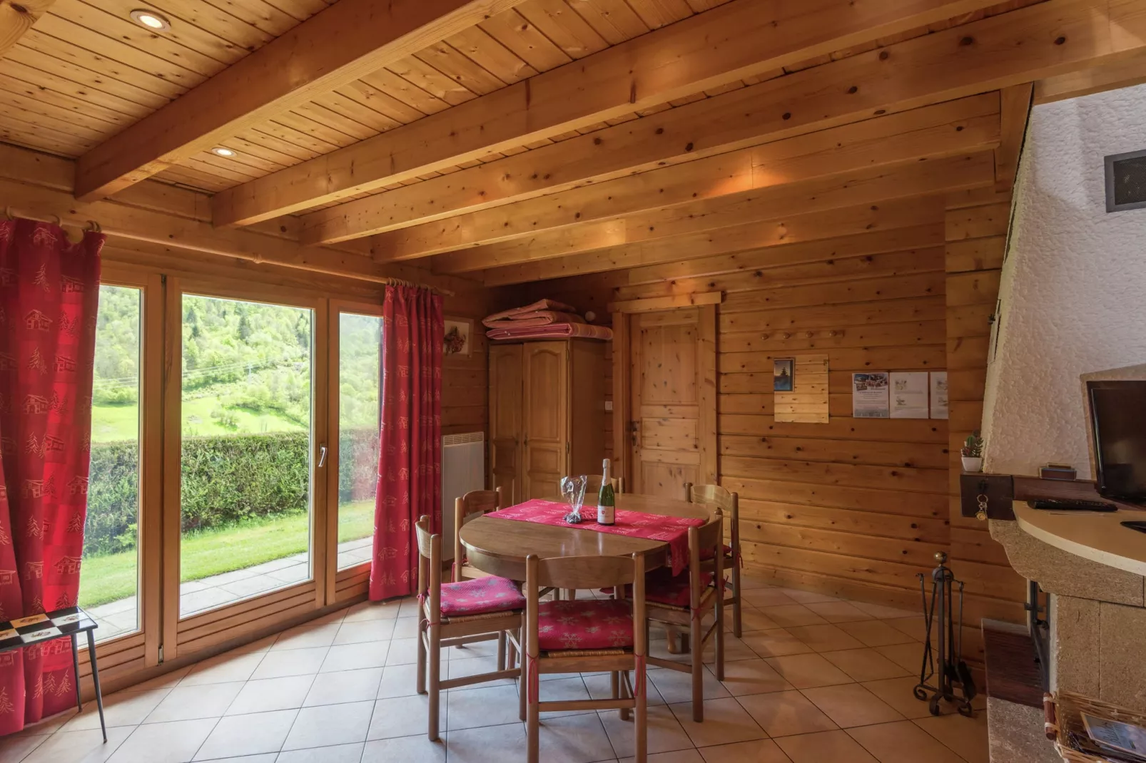 Le Chamois-Dining room