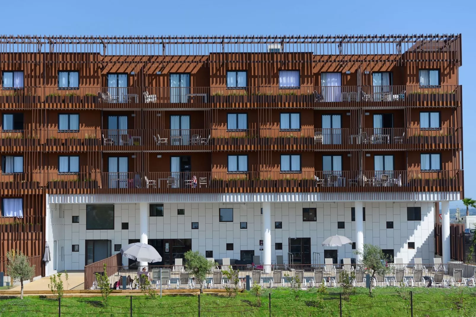 Terra Gaïa 5-Exterior summer