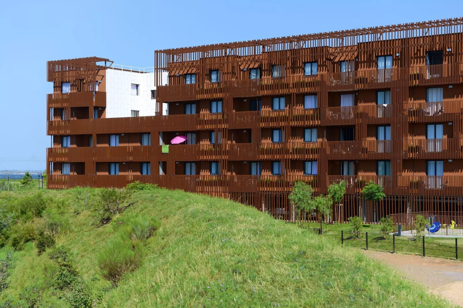 Terra Gaïa 6-Exterior summer