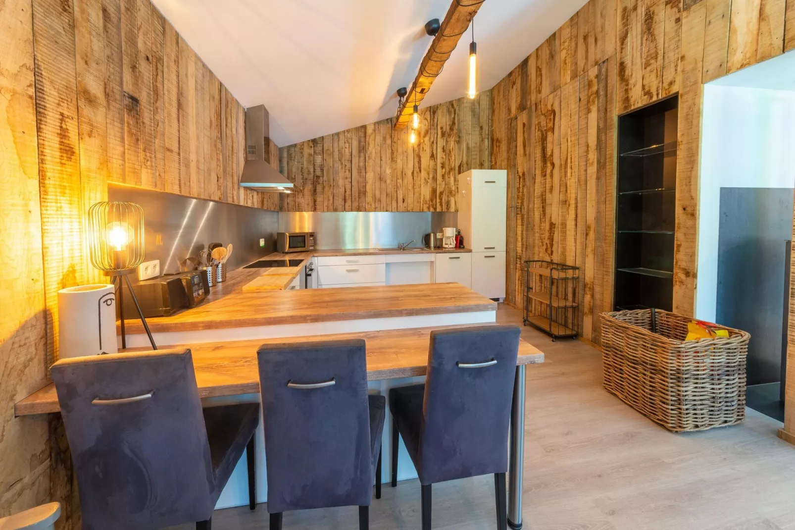Chalet Bleu-Kitchen