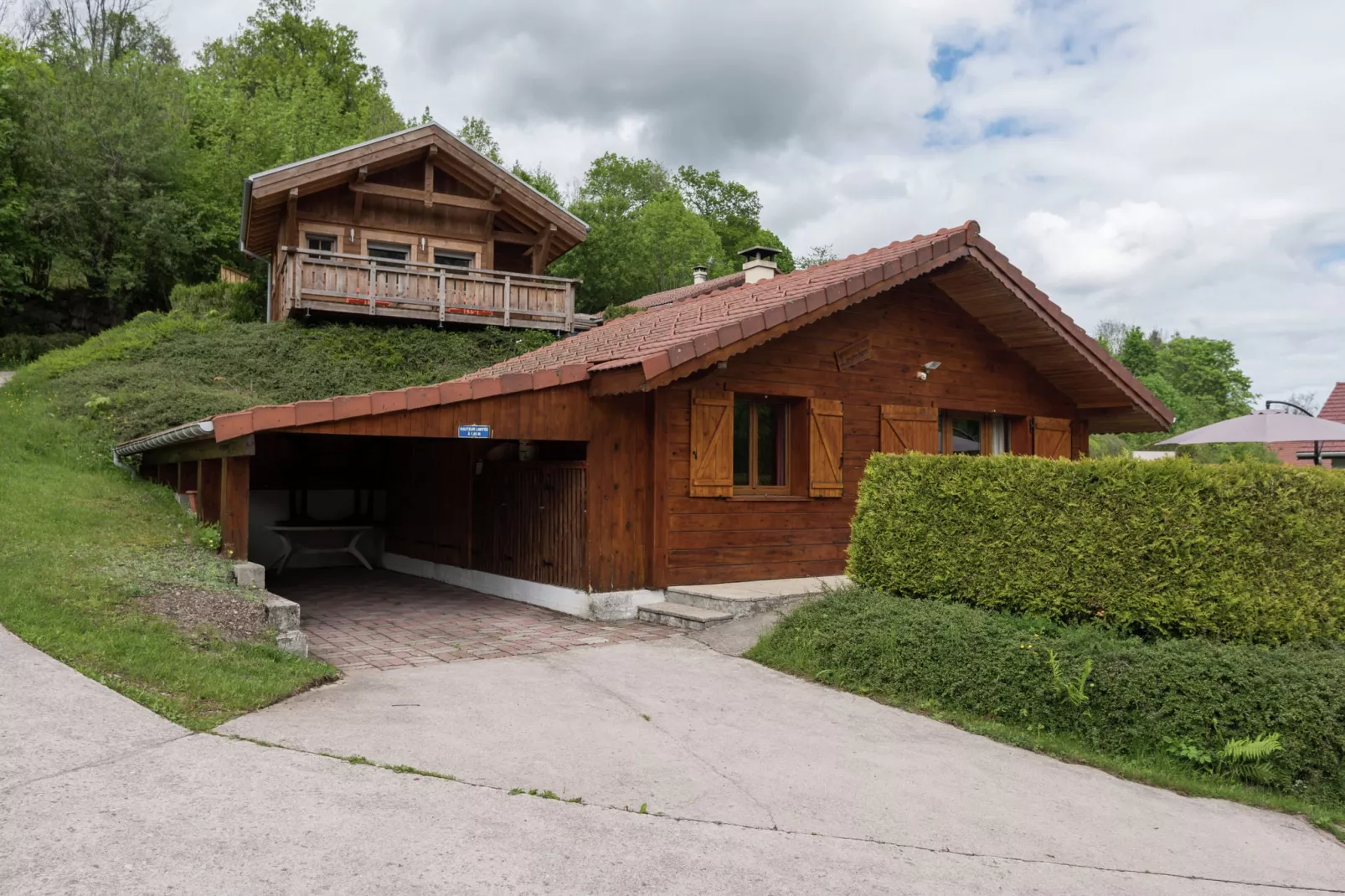 L'Ourson-Exterior summer