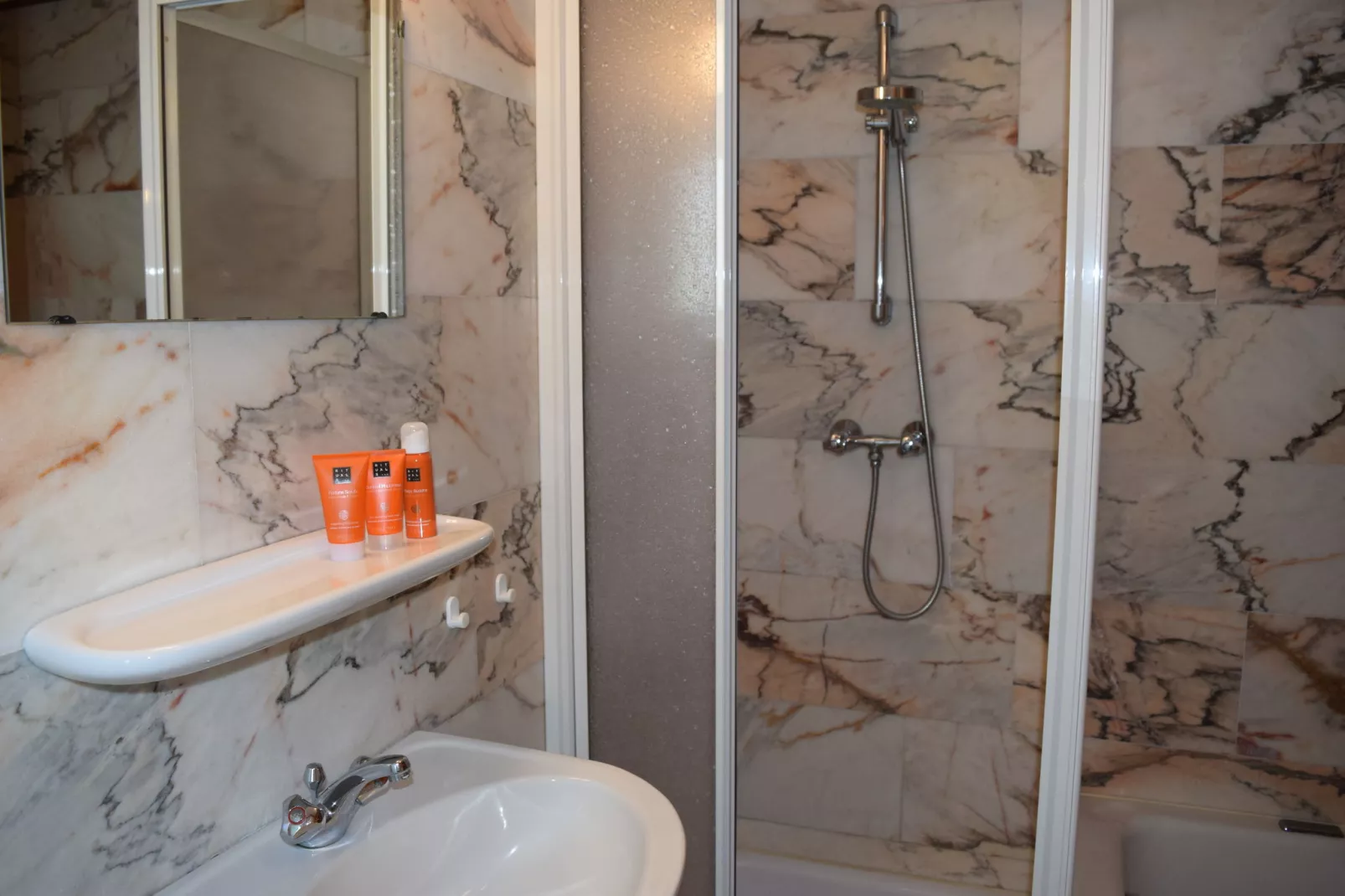 Sophiaboulevard 15-Salle de bain