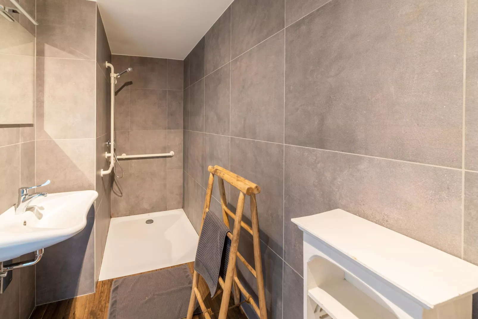 Chalet Bleu-Bathroom