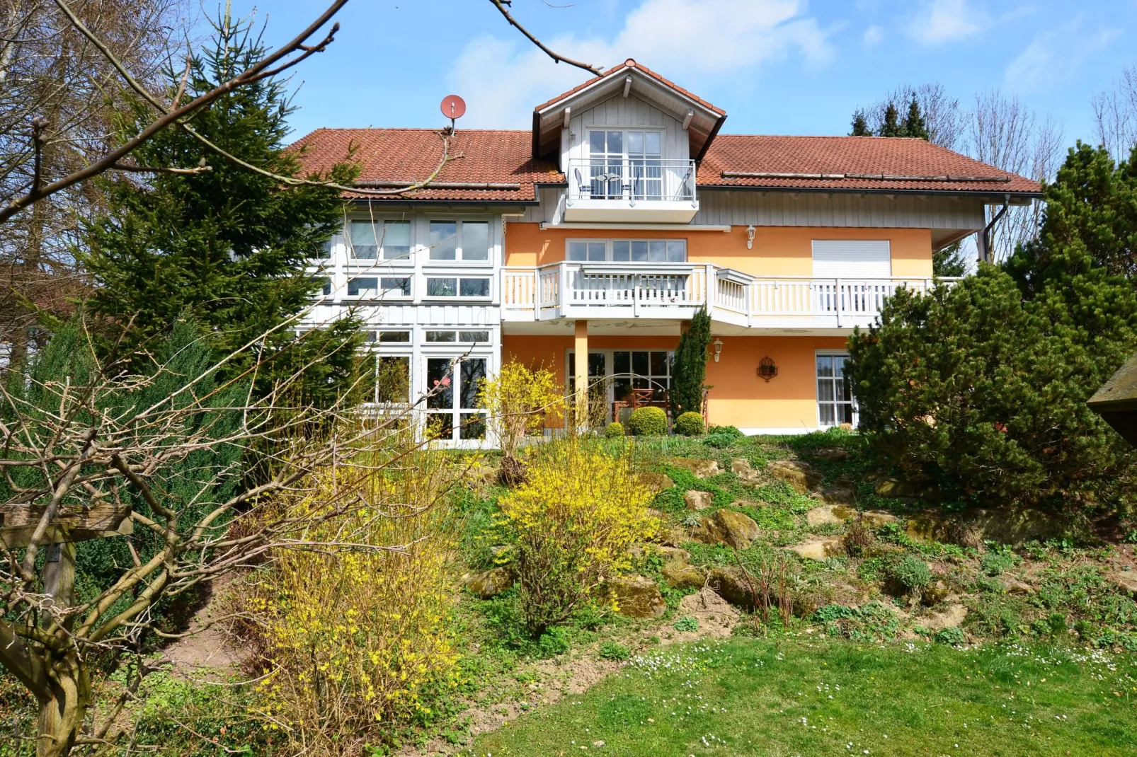 Bernhardsberg-Exterior summer