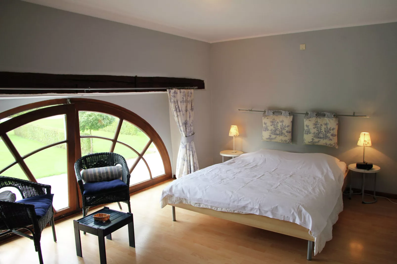 Sur les Douves-Bedroom