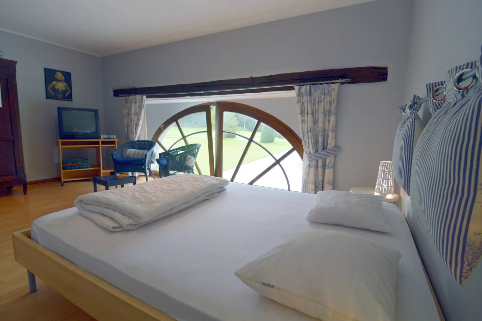 Sur les Douves-Bedroom