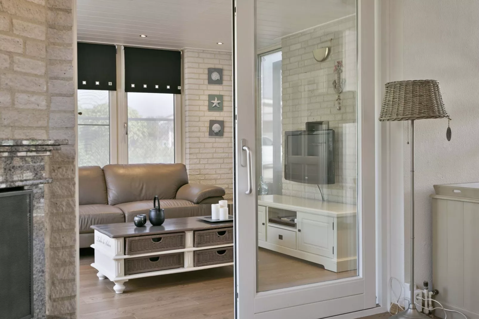 Ostrea 152-Living room
