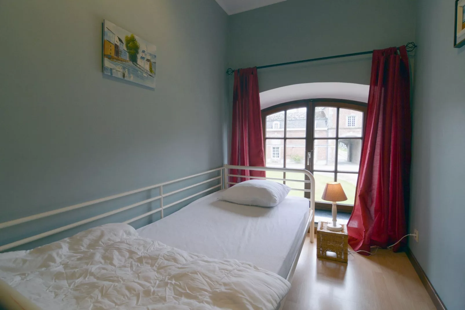 Sur les Douves-Bedroom