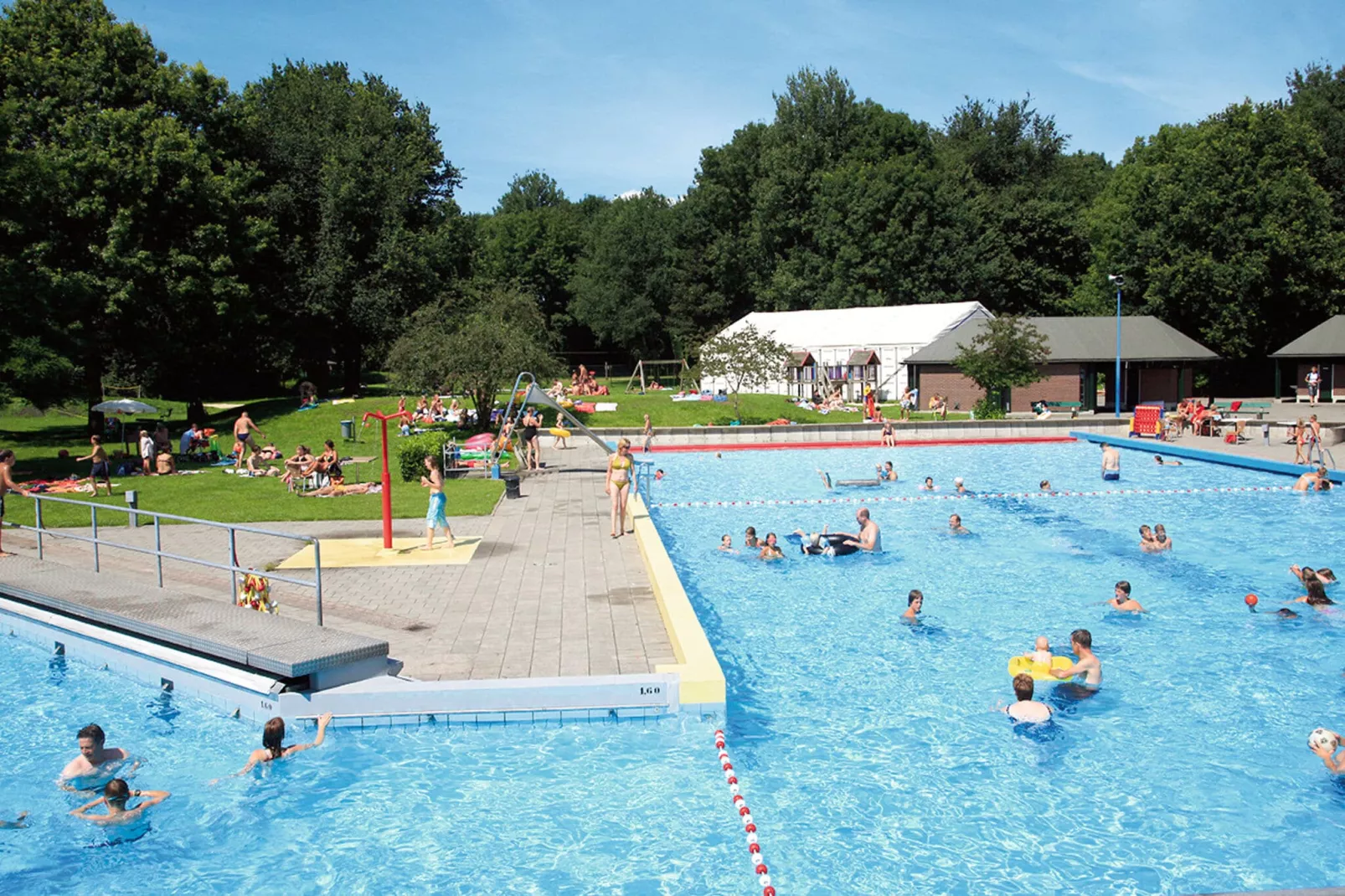 Hunzepark 12-Park facilities