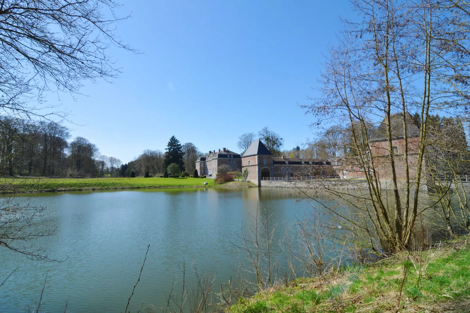 Sur les Douves-Areas summer 5km