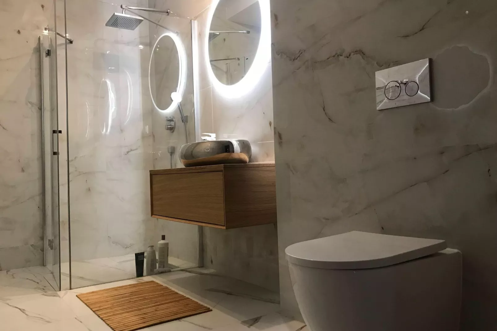 Dom z prywatym basenem i sauną  w Swinoujsciu dla 14 osób-Badezimmer