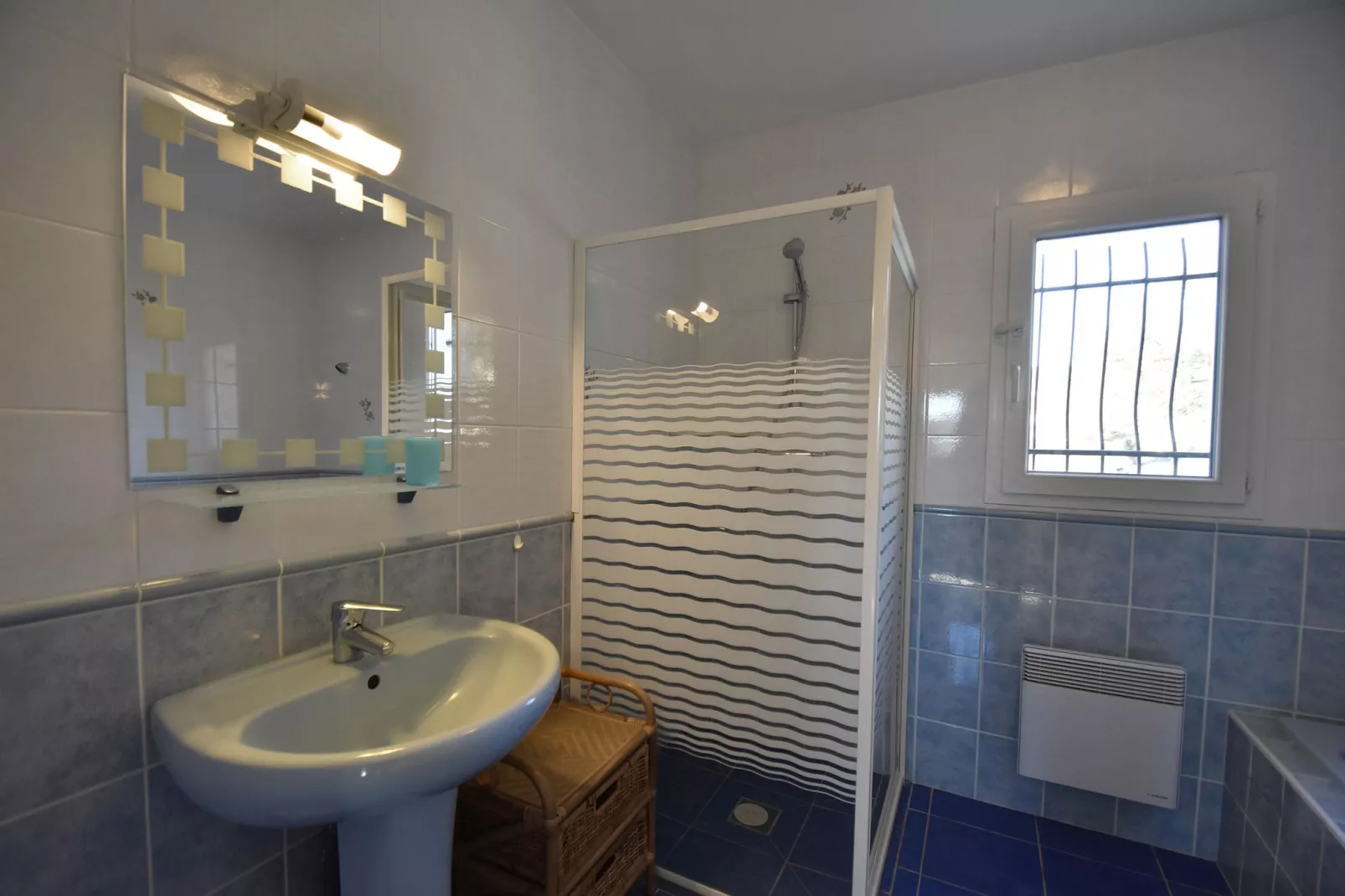 Cristal de Roche-Bathroom