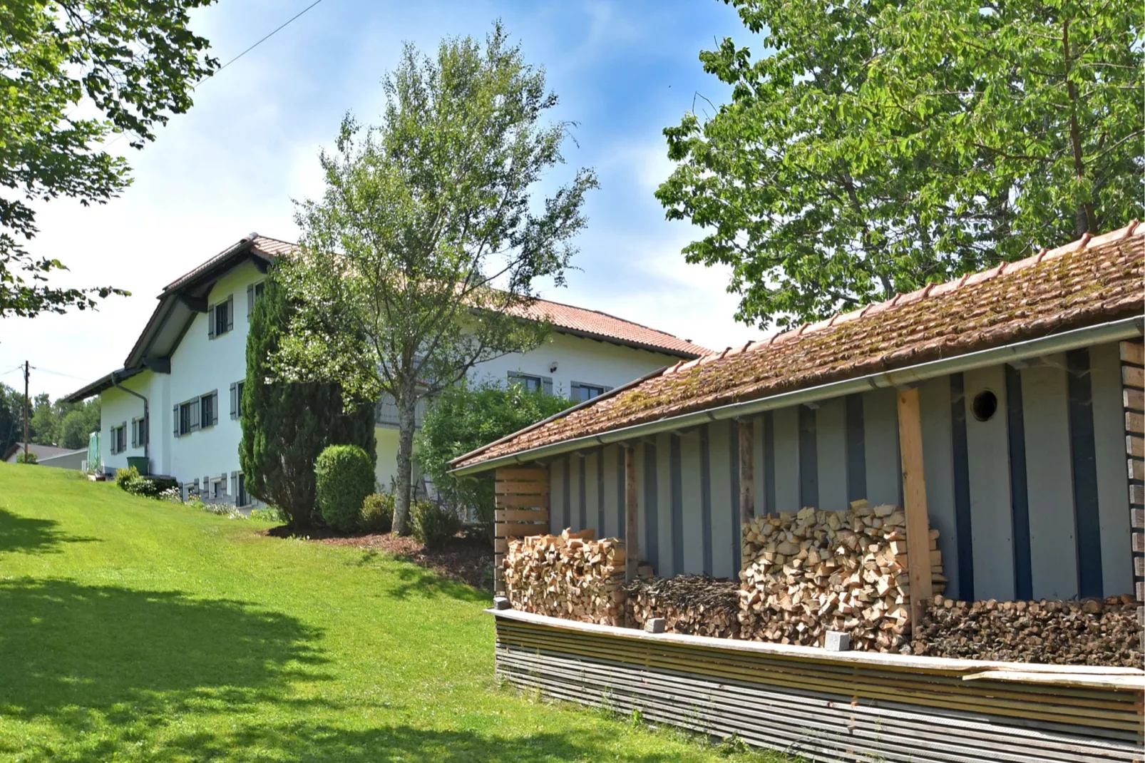 Holecek-Gardens summer