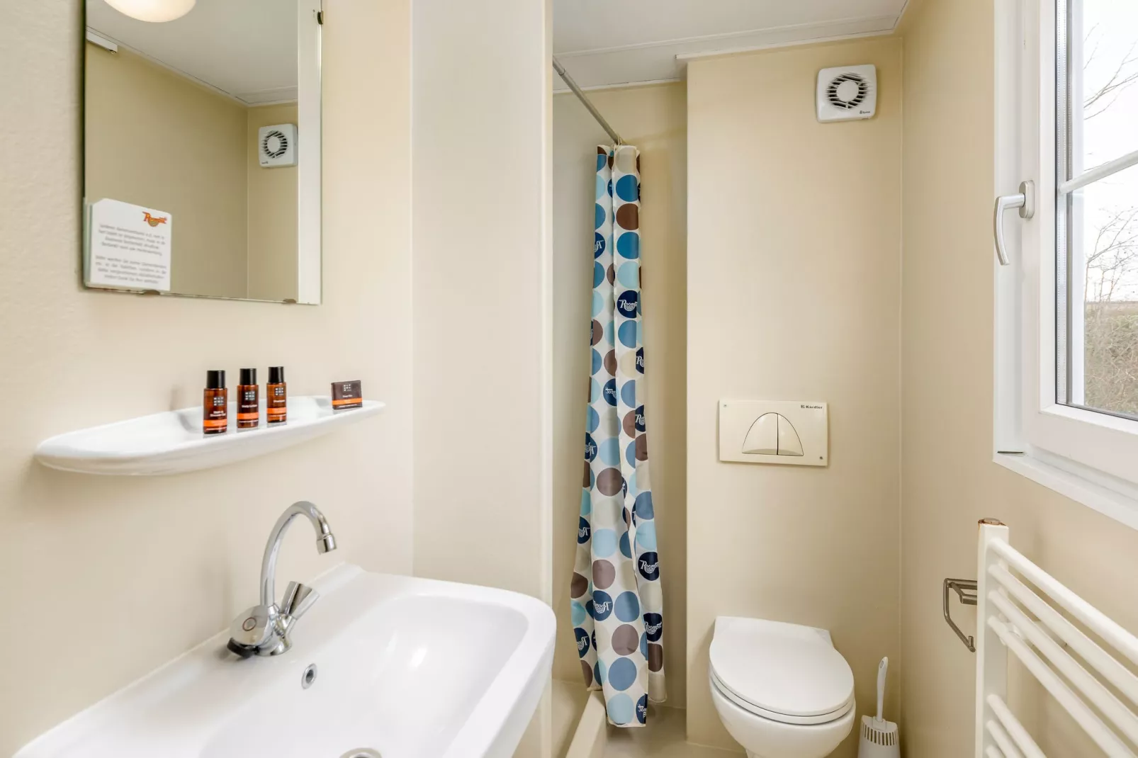 Vakantiepark Beach Resort 2-Bathroom