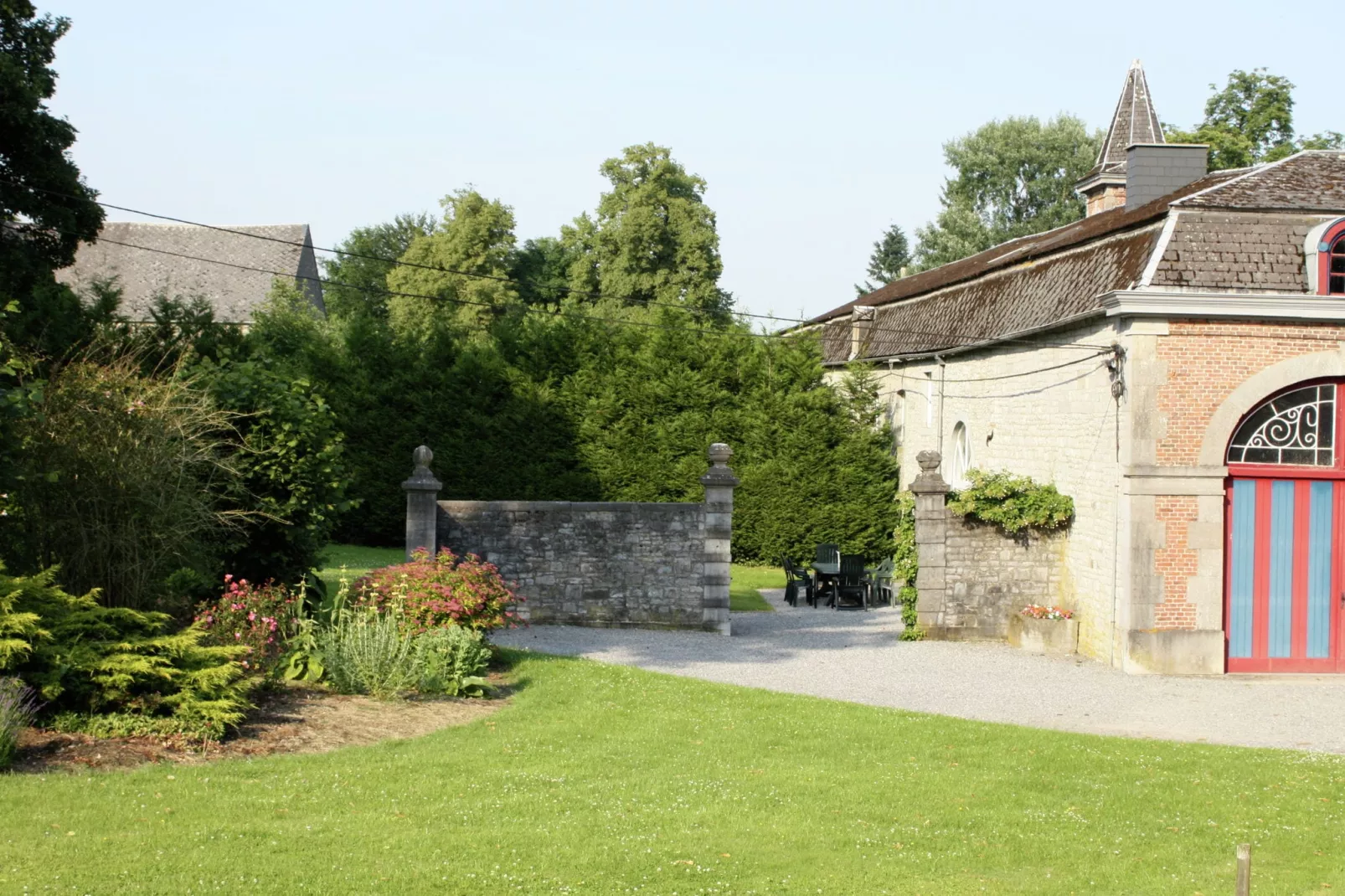 Le Clos du Château-Gardens summer
